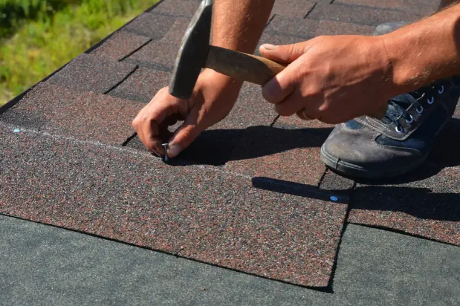 Signs Your Home Needs Asphalt Shingle Roofing Replacement Los Lunas, NM Signs Your Home Needs Asphalt Shingle Roofing Replacement Los Lunas, NM